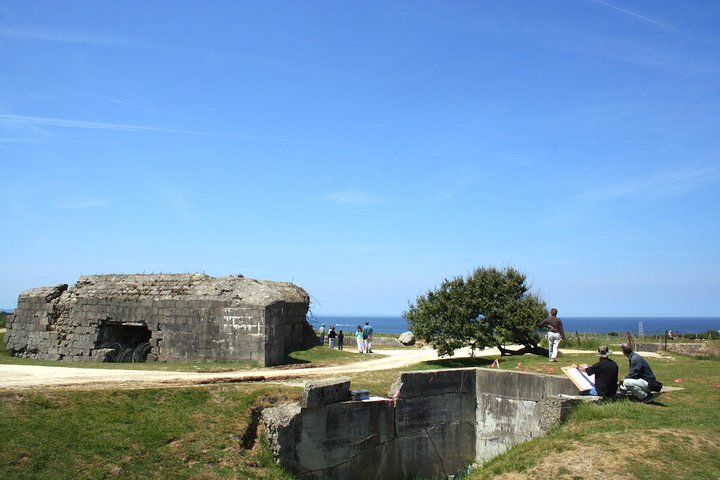 Small Group Guided D-Day Tour and Mémorial de Caen Museum
