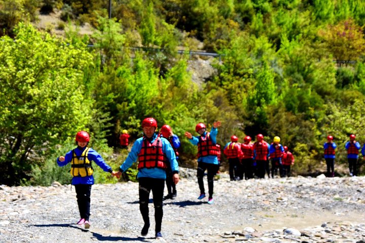 Osumi Canyons Exploration with Equipment
