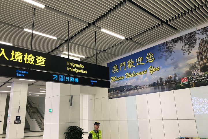 Private Transfer: Hong Kong to Macau via Zhuhai Bridge