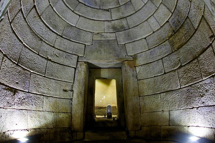 Thracian Tombs Tour in the Valley of the Thracian Kings