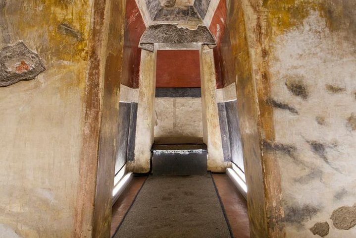 Thracian Tombs Tour in the Valley of the Thracian Kings