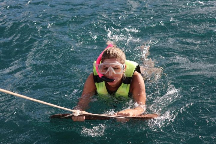 Underwater Boat Hitchhiking