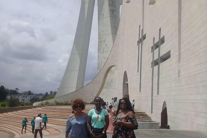Abidjan Walking Tour (French and English)