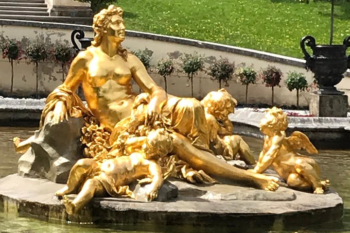 VIP Daytrip Neuschwanstein, Linderhof and Grotto from Munich