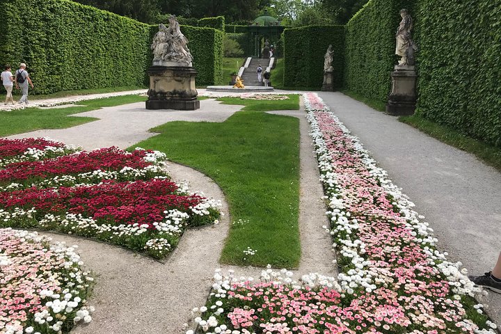 VIP Daytrip Neuschwanstein, Linderhof and Grotto from Munich