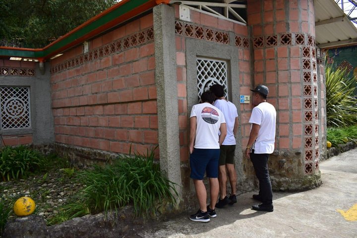 Pablo Escobar Tour : Museum, History and Beer