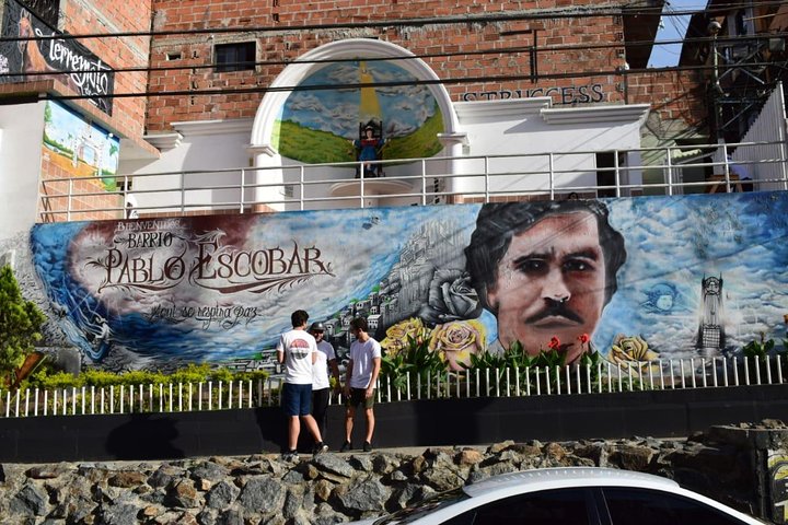Pablo Escobar Tour : Museum, History and Beer