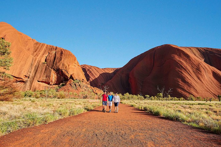 Uluru (Ayers Rock) Base and Sunset Half-Day Trip with Opt Outback BBQ Dinner