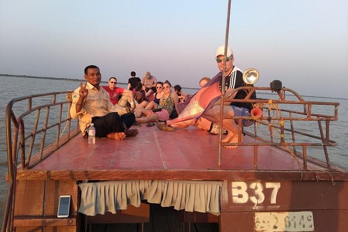 Sunset tour of Kampong Phluk stilts home village on the Tonle Sap