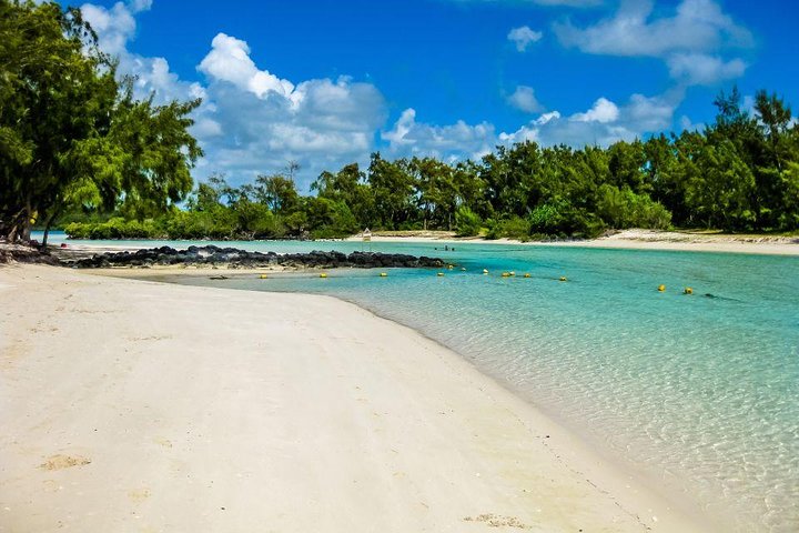 Spectacular Catamaran trip to Ile Aux Cerf with Lunch & Transfer