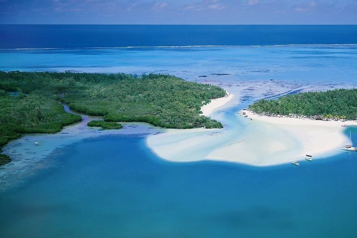 Spectacular Catamaran trip to Ile Aux Cerf with Lunch & Transfer
