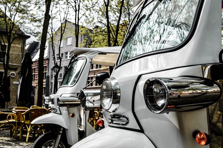 TukTuk Tour through historic Antwerp 2.5h