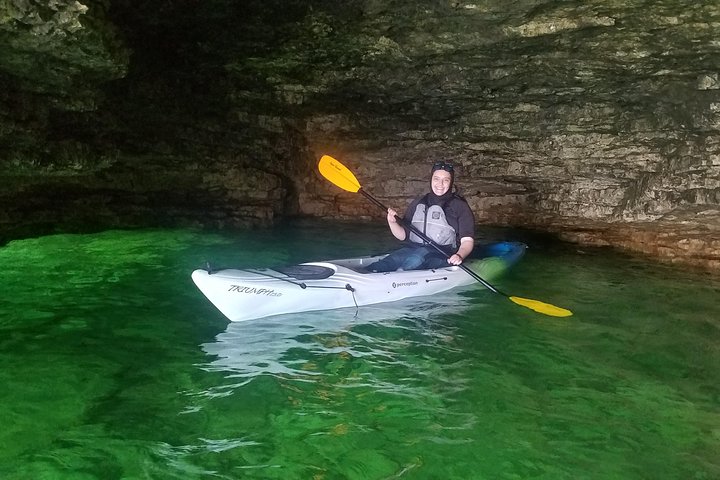 Cave Point Kayak Tour