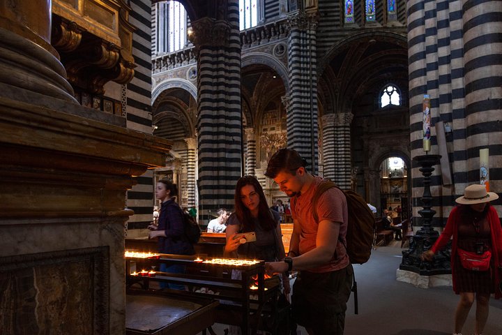 Tuscany Day Trip from Florence: Siena, San Gimignano, Pisa and Lunch at a Winery