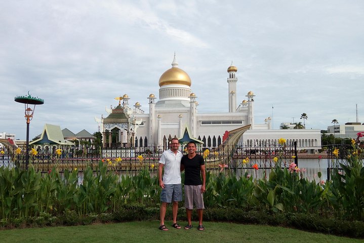 Private Bandar Highlight & Water Village Tour