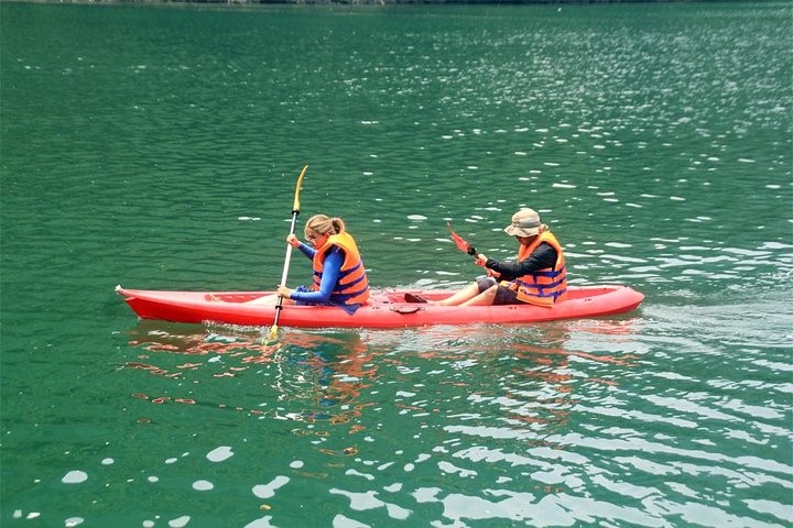 Ha Long Bay Cruise Day Tour - best selling: Kayaking, Swimming, hiking & Lunch