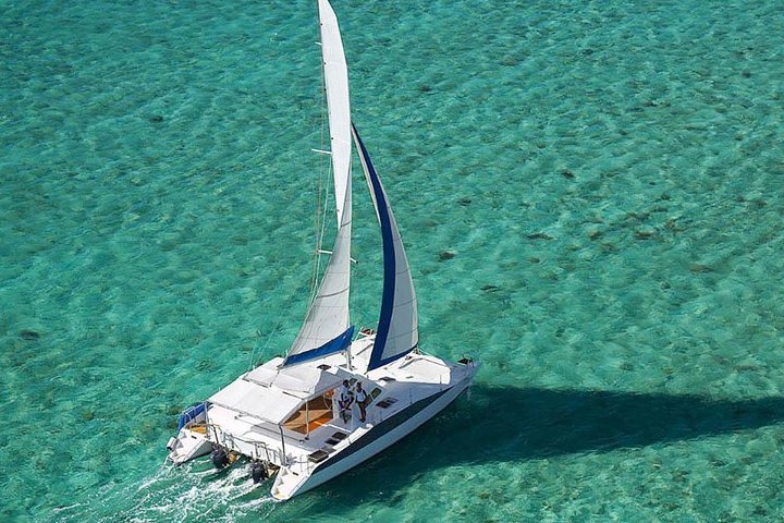 Spectacular Catamaran trip to Ile Aux Cerf with Lunch & Transfer