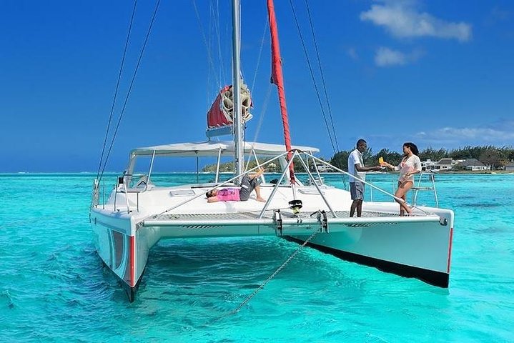 Spectacular Catamaran trip to Ile Aux Cerf with Lunch & Transfer