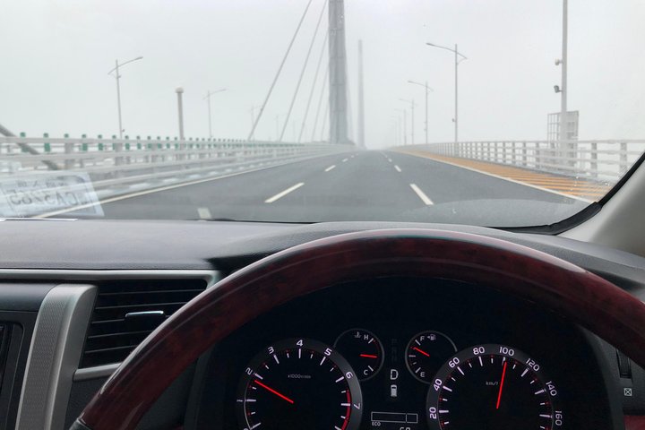 Private Transfer: Hong Kong to Macau via Zhuhai Bridge