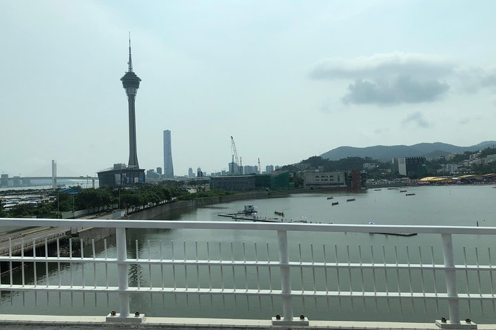 Private Transfer: Hong Kong to Macau via Zhuhai Bridge