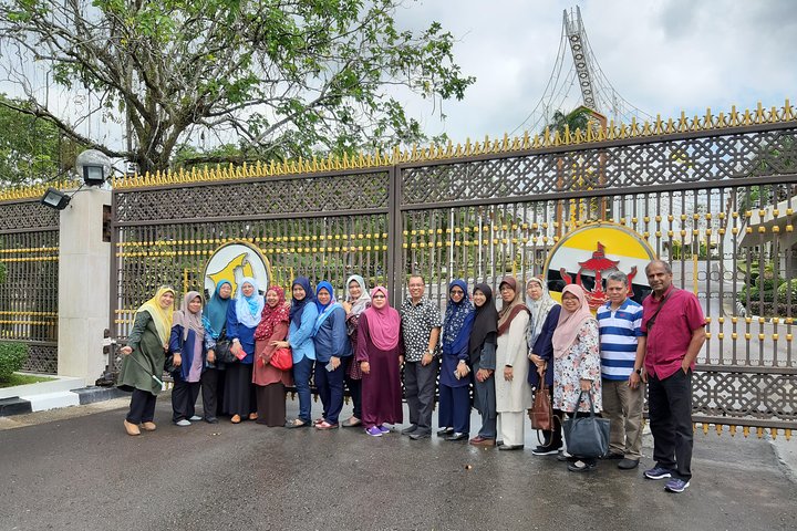 Private Bandar Heritage & Water Village Tour
