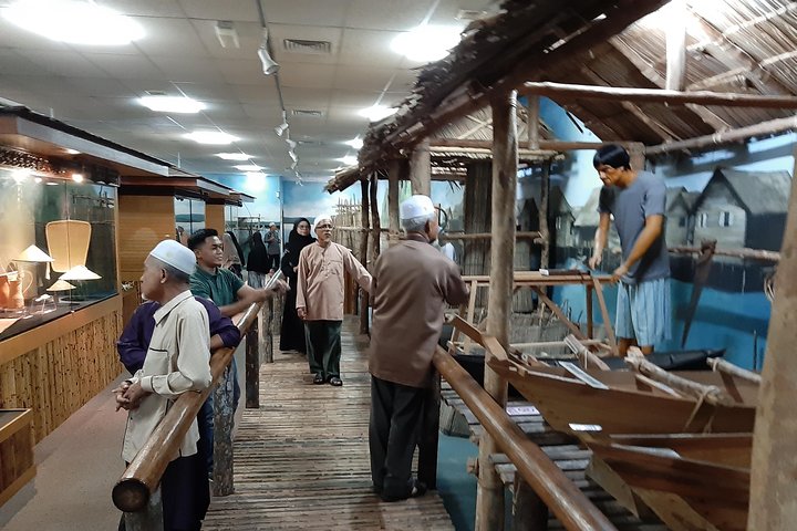Private Bandar Heritage & Water Village Tour