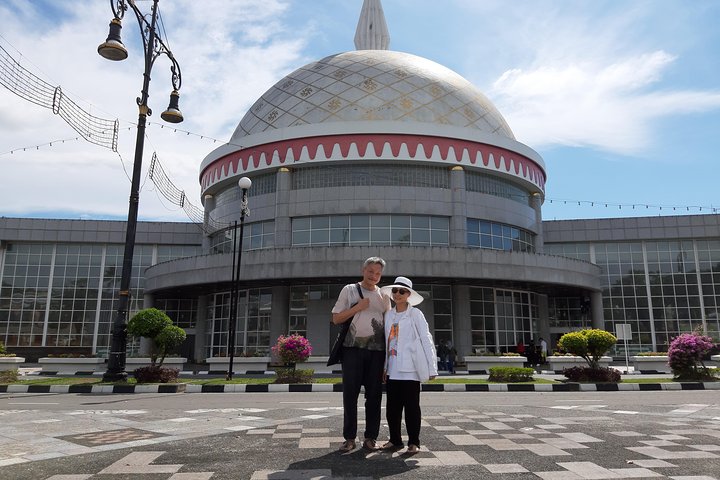 Private Bandar Highlight, Water Village & Proboscis Monkey Tour