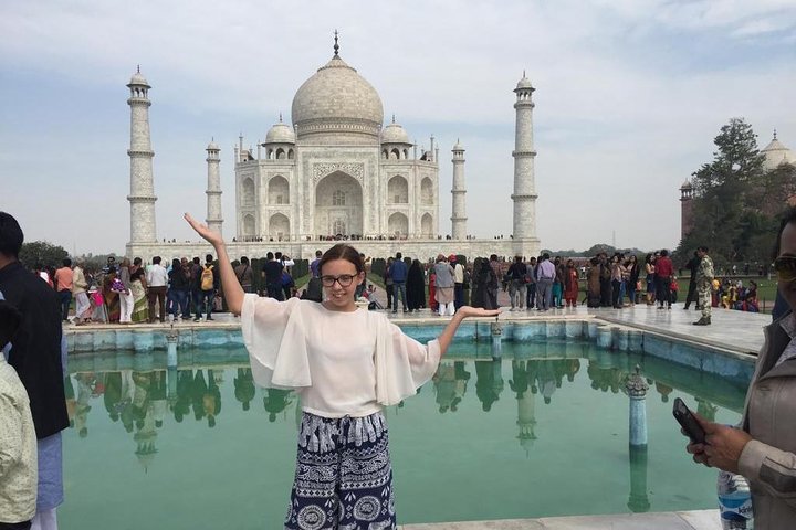 Delhi to Agra and Taj Mahal Private Day Trip by Express Train with Lunch