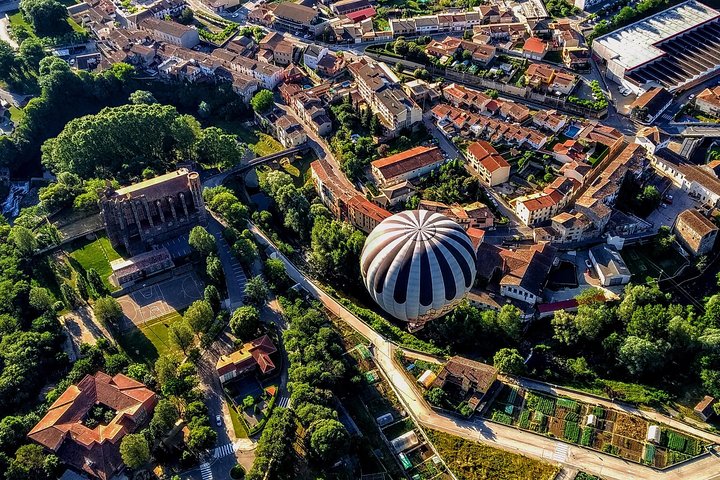 Catalonia Hot Air Balloon Ride and Breakfast over the Volcanoes of la Garrotxa