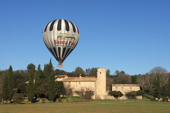 Catalonia Hot Air Balloon Ride and Breakfast over the Volcanoes of la Garrotxa