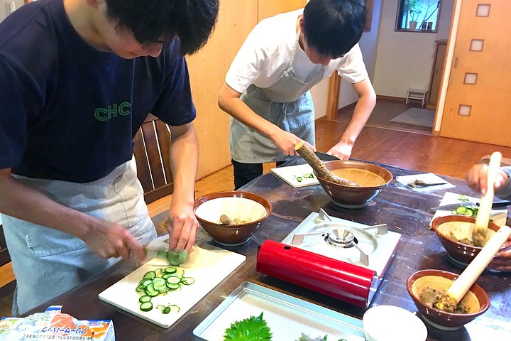 Miyazaki's local cuisine experience Let's make cold soup and chicken Nanban! Super Local Food Cooking!