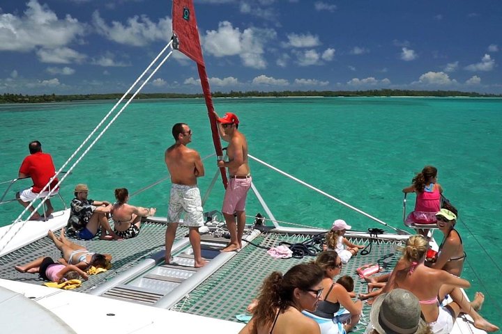 Spectacular Catamaran trip to Ile Aux Cerf with Lunch & Transfer