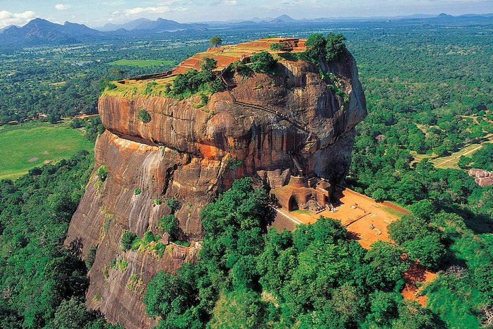 Sigiriya Rock & Dambulla Cave Temple Private Guided Day Trip