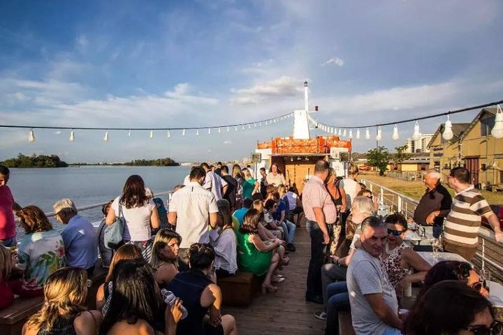 Sailing in Guaíba with White Swan Boat - Porto Alegre