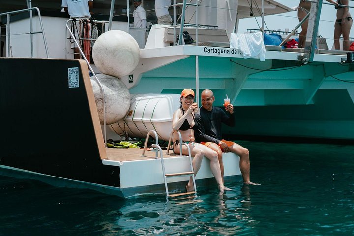 Excursion to the Rosario Islands with Lunch and Snorkeling
