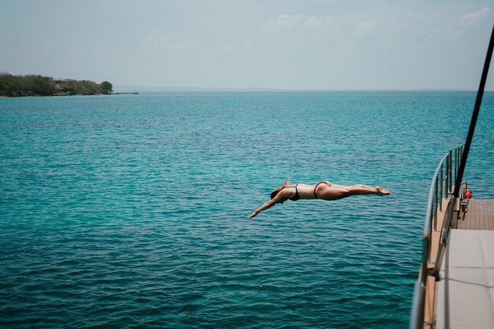Excursion to the Rosario Islands with Lunch and Snorkeling