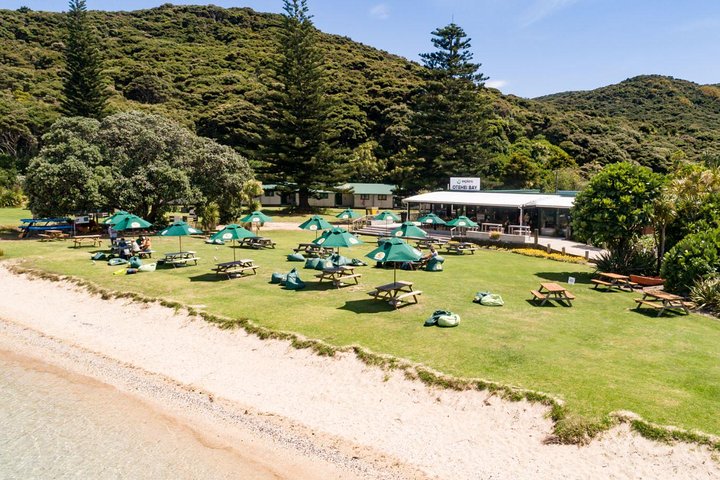 Discover the Bay - Hole in the Rock cruise includes Island Lunch