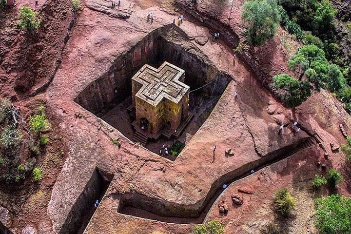 Full Day Group Tour of Lalibela with Airport Pickup and Drop Off