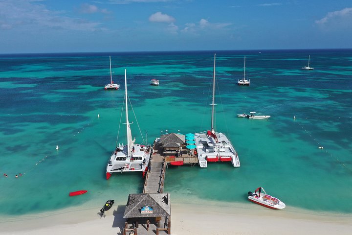 Aruba Sunset Catamaran Sail with Appetizers and Open Bar