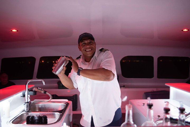 Aruba Sunset Catamaran Sail with Appetizers and Open Bar
