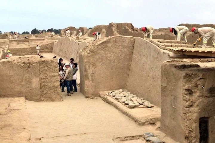 Full Day Trujillo Piramides Sol y Luna , Chan chan y Huanchaco