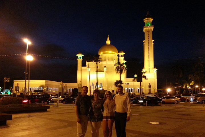 Private Bandar by Night & Water Village Tour