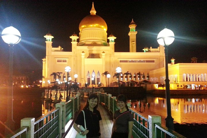 Private Bandar by Night & Water Village Tour