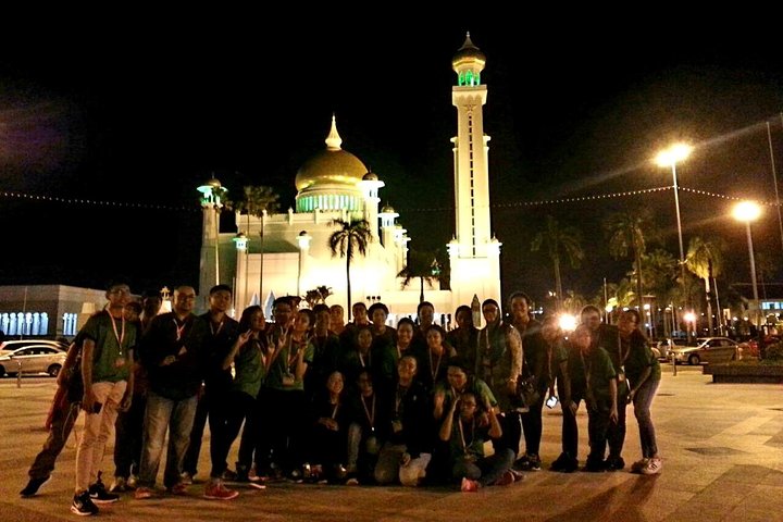 Private Bandar by Night & Water Village Tour