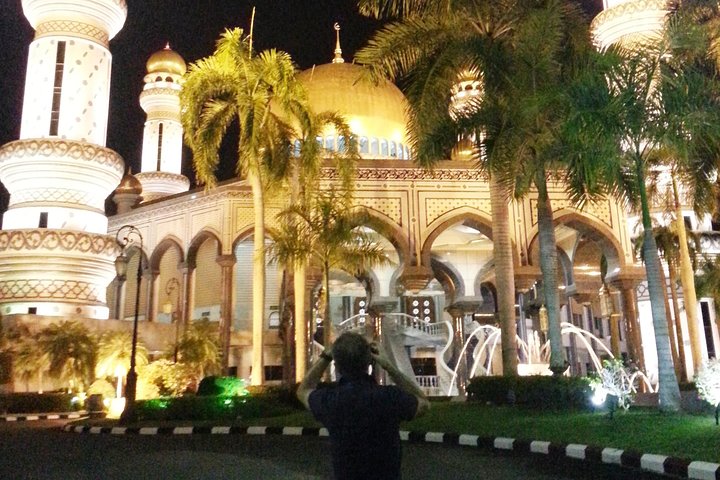 Private Bandar by Night & Water Village Tour
