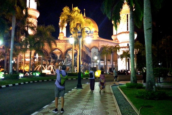 Private Bandar by Night & Water Village Tour