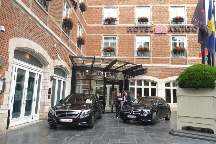 Private Transfer from Brussels to Amsterdam stopping in De Haar Castle