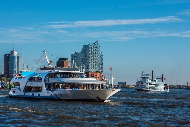 Hamburg: 1-hour harbor tour