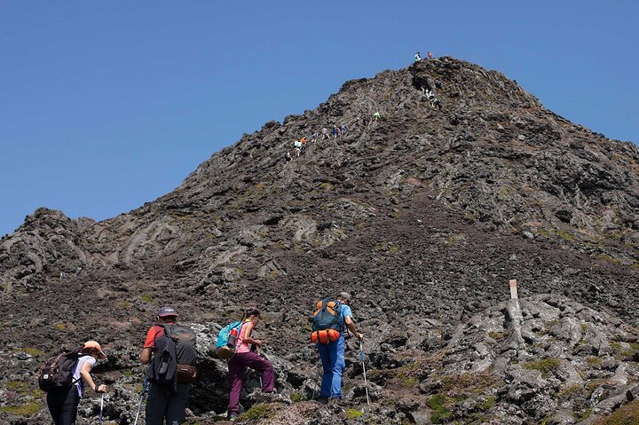 Pico Mountain Climbing private tour - with round trip from Faial