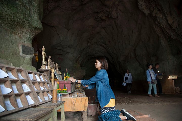 FULL DAY – Kuang Si Waterfall, Kayak on the Nam Ou / Mekong River, Pak Ou Caves